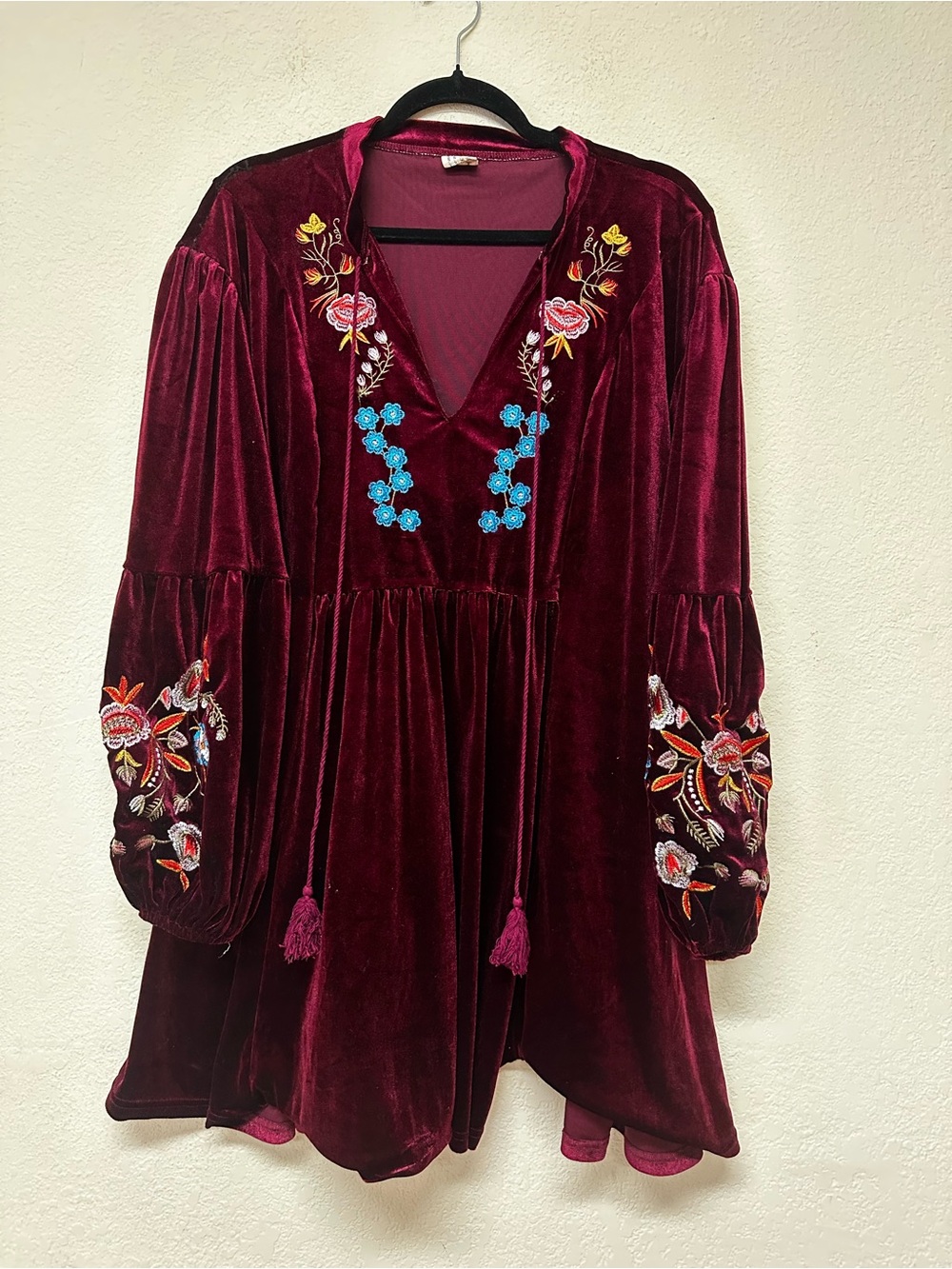 Boho Embroidered Velvet Mini Dress — Burgundy size L